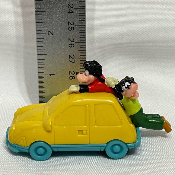 Vintage Disney Goof Troop Goofy & Max on car toy good condition - Picture 2 of 8